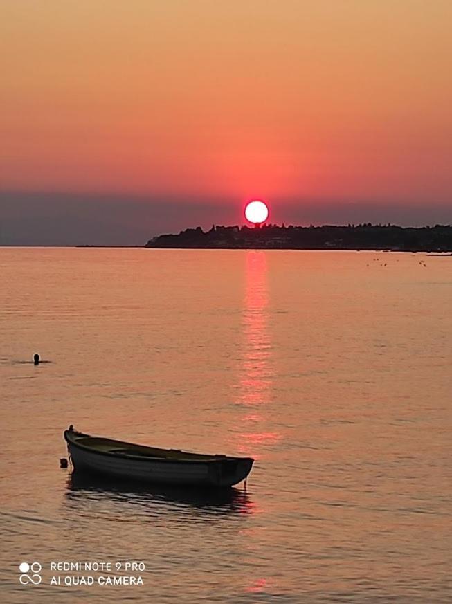 Sunrise Vergia Apartments Екстериор снимка